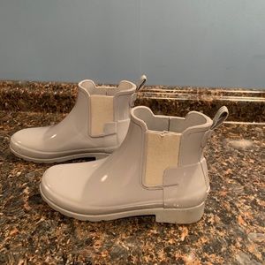 Short Grey Hunter Chelsea Boots!